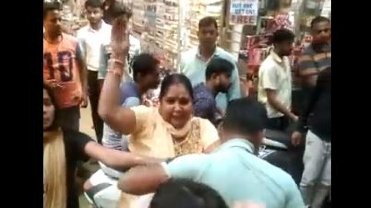 વીડિયોમાંથી સ્ક્રીનશોટ (તસવીર: ટ્વિટર)